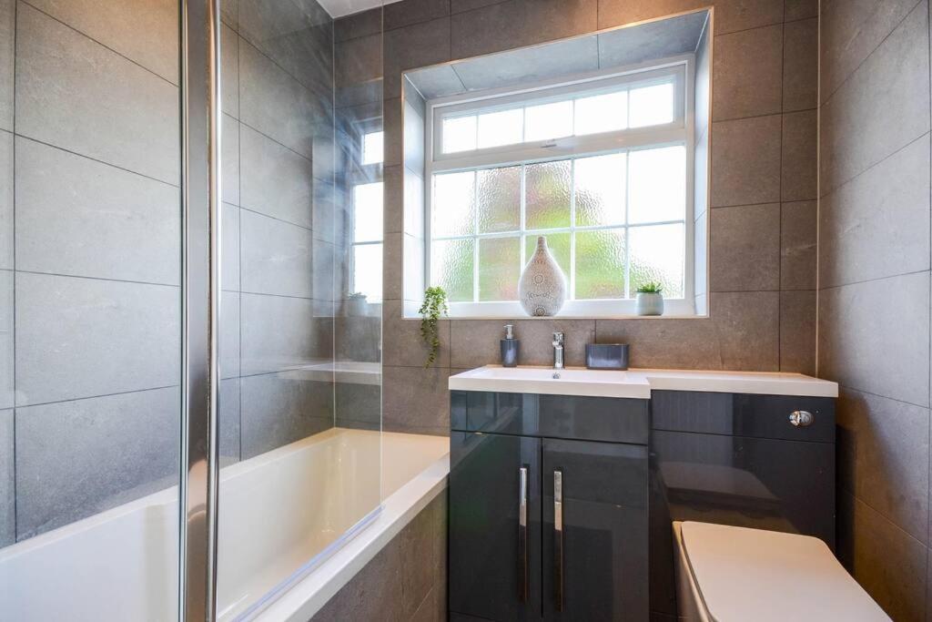 Potter'S Escape-Walking Distance From The Studios! Abbots Langley Ngoại thất bức ảnh
